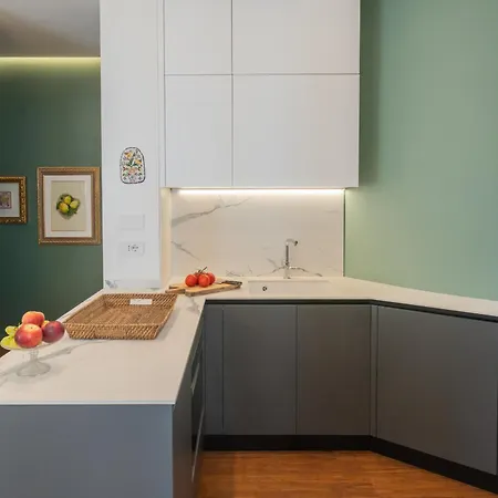 Volta Square With Terrace By Rent Apartamento Como
