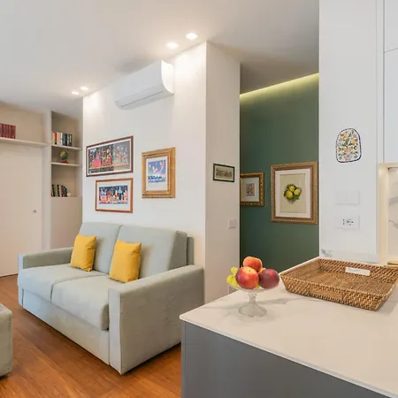Volta Square With Terrace By Rent *