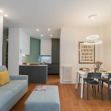 Volta Square With Terrace By Rent *